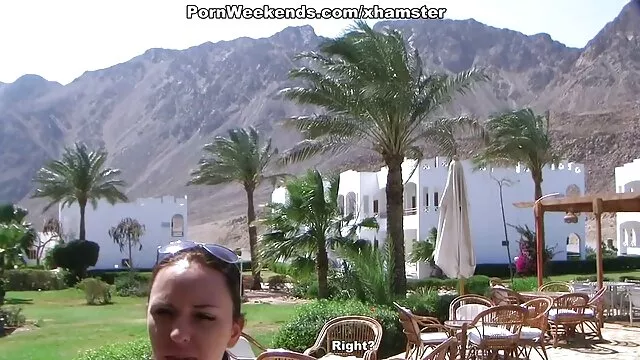 Fleshy MILF بعد خفن سوپر از دوش در دو فلفل غرفه ایستاده با سرطان بر روی تخت