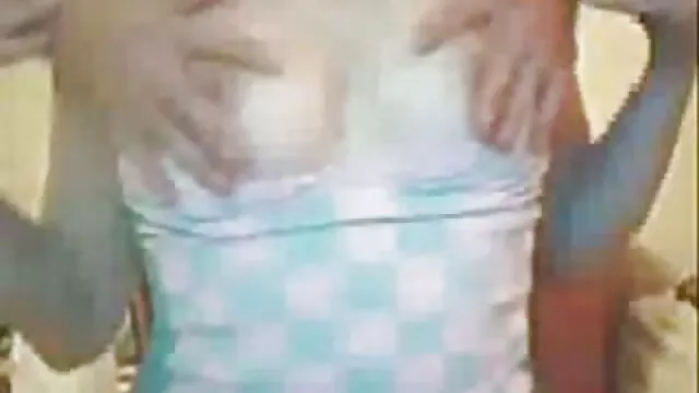 یک مرد بنگلادشی تصمیم به فیلمبرداری از خانه خانگی گرفت ، اما زن جوان هندی به کانال سکسی خفن وضوح از این پروژه راضی نیست